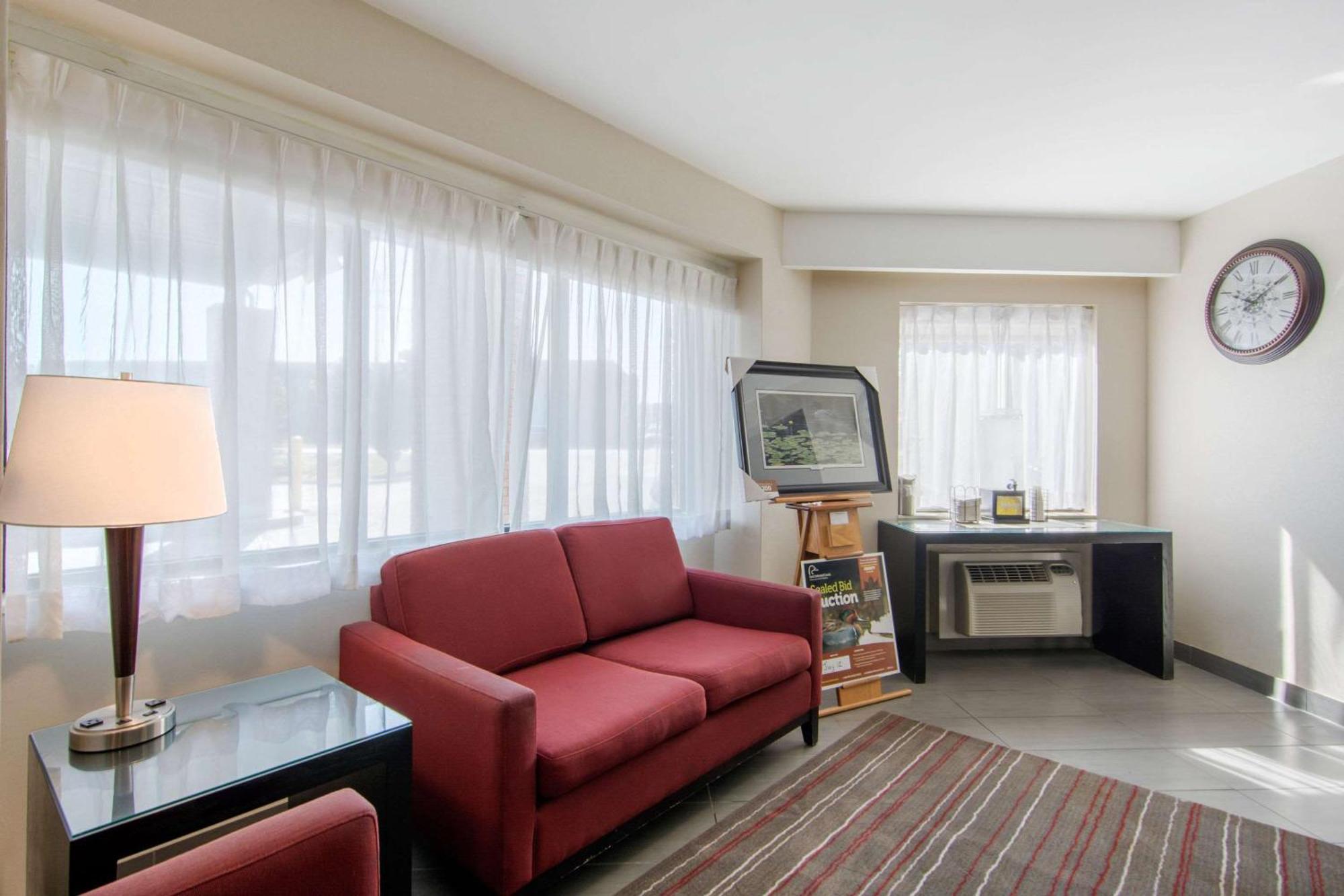סודברי Comfort Inn מראה חיצוני תמונה